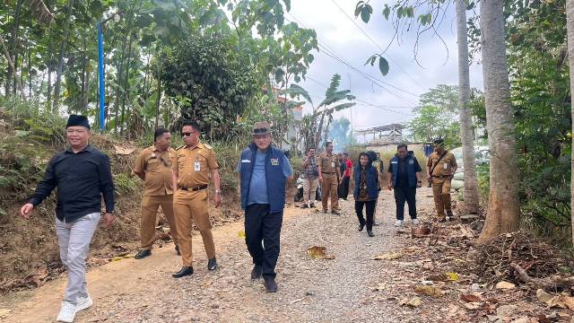 tingkatkan-akses-warga-pemerintah-kecamatan-kalibawang-dan-dprd-wonosobo-tinjau-jalan-antardesa